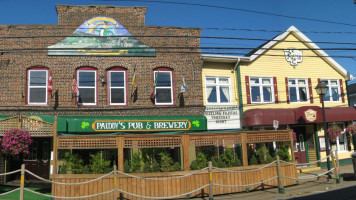 Rosie's Restaurant & Paddy's Brewpub outside