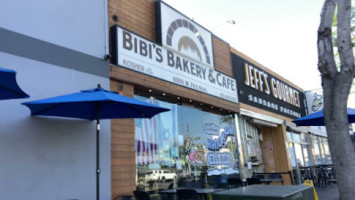 Bibi's Bakery Cafe outside