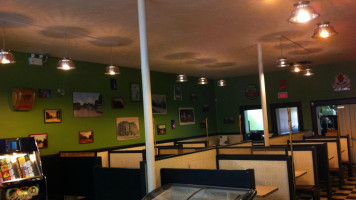 Mel's Tea Room Ltd inside