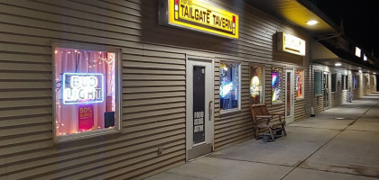 Tailgate Tavern food