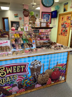 Short Sweet-tasty Treats/vintage Candy Apples inside