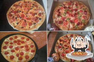 Mago's Pizza food