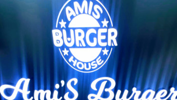 Ami's Burger House food