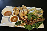 Mai Thai Cuisine food