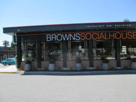 Browns Socialhouse outside