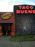 Taco Bueno inside