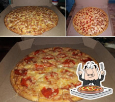 Bambinos Pizza food