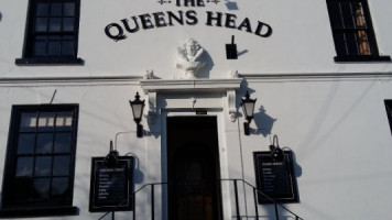 Queens Head inside