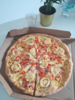 Domino's Pizza Vichy food