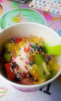 Menchie's Frozen Yogurt food