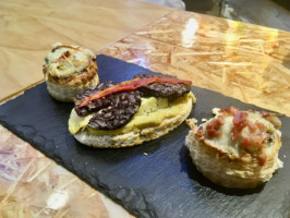 Los Pintxos De Lucia food