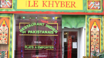 Le Khyber outside