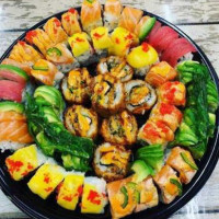 Sushi Addicts food