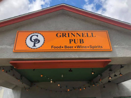 Grinnell Pub inside