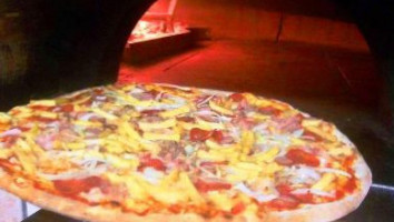 Pizzeria Il Gusto Della Pizza. Forno A Legna E Consegne A Domicilio food