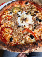 Camarosa Original Pizza food