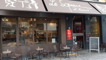 Le Square d'Aramis food