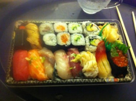 sushi gourmet food