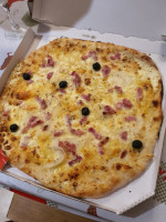 Mac A Dan Pizza food