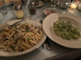 Gianni's Italiano food