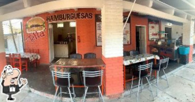 Hamburguesas Tella inside