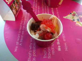 Menchie's Frozen Yogurt food