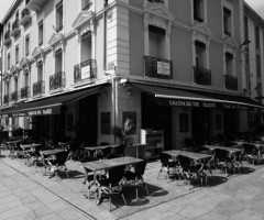 Cafe de Bordeaux inside