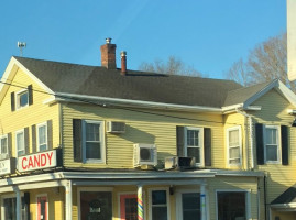 Uncle Al's Ice Cream outside