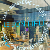 Le Bon Lieu outside