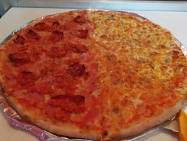 Michi Pizza food