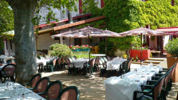 Auberge de Saint Didier food