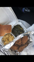 Lil Mama's Soul Kitchen food