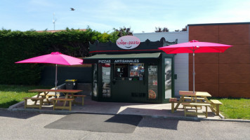 Le Kiosque a Pizzas Cournon d'Auvergne inside