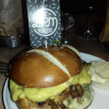 Le Pied De Mammouth Nourriture