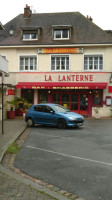 La Lanterne outside