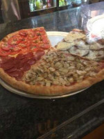 Gino's Pizzeria food