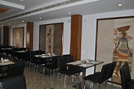 De Bussy Bar & Restaurant inside