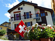 Hotel Du Col De Fenetre outside