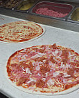 Grebo Pizzeria food