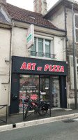 Art Et Pizza outside
