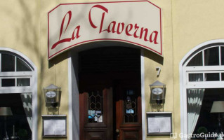 La Taverna inside