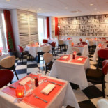 Les Maritonnes Rouge Blanc food