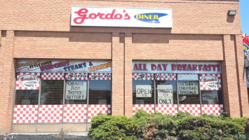 Gordo's Diner outside
