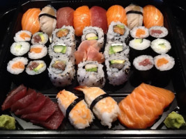 Le Comptoir du Sushi food