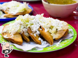Antojitos Mexicanos Los Perez food