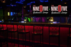 The Nine-O-Five Lounge food