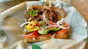 Restaurant Subway Sandwiches & Salades food