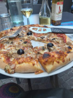 La Pizza Des Bains food