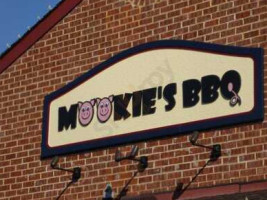 Mookie's Bbq outside