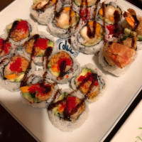 Oyshi Sushi food